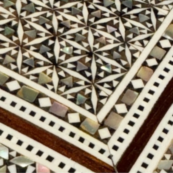 Moorish Handcrafted Middle Eastern Mosaic Inlaid Decorative Box - Picture 13 of 16